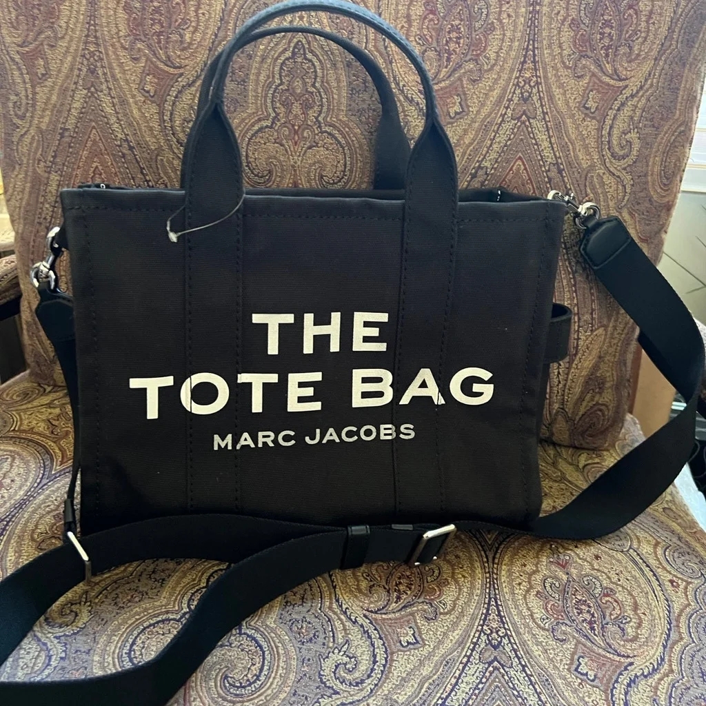 Marc Jacobs The Tote Bag Medium
